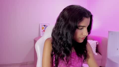 mia_greco1 online show from November 8, 2025, 11:43 am