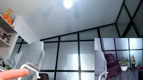 Snapshot of mia_hotwife chatting on February 15, 2025, 4:23 pm Mia.... Nice to meet you thumb up me please its important online show from February 15, 2025, 4:23 pm