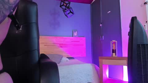 Val  online show from December 23, 2024, 8:25 pm