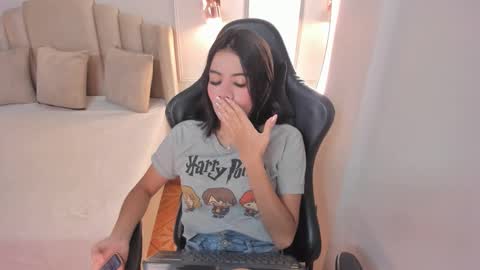 Mia online show from September 12, 2025, 7:08 am