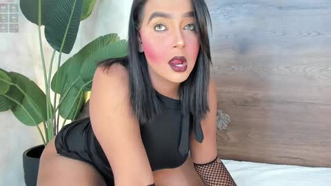 mia_lacy online show from February 1, 2025, 7:44 pm