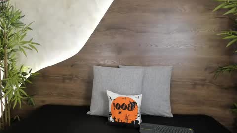 mia_lacy online show from October 18, 2025, 7:25 pm