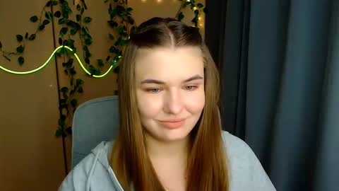 mia_lemm online show from February 26, 2026, 8:13 am