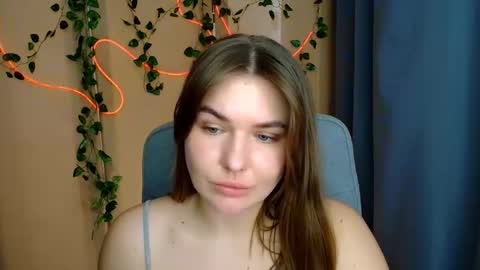 mia_lemm online show from March 27, 2026, 8:26 am