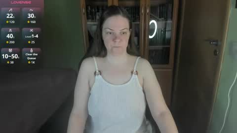 Snapshot of mia_lores chatting on May 21, 2026, 9:05 am mia_lores online show from May 21, 2026, 9:05 am
