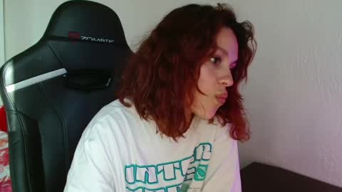 mia_luiza online show from June 8, 2026, 3:12 pm