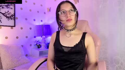 Mia online show from July 2, 2026, 12:54 am