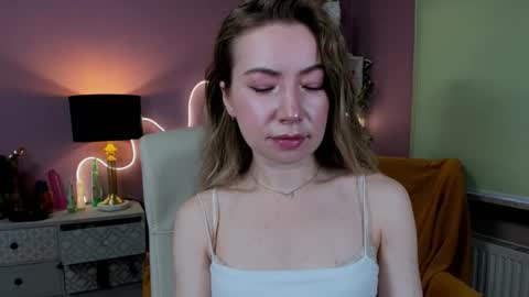 Mia online show from October 26, 2025, 7:36 am