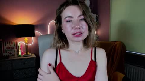 Mia online show from November 1, 2025, 8:05 am