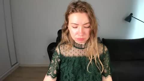 Mia online show from March 12, 2026, 8:20 am