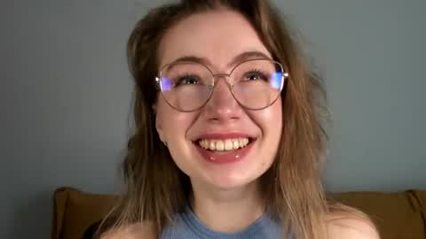 Snapshot of mia_luxx92 chatting on July 5, 2026, 1:18 pm Mia online show from July 5, 2026, 1:18 pm