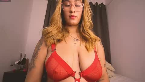 mia independent model online show from March 24, 2026, 11:10 pm
