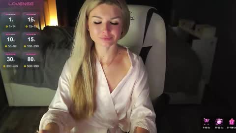 Snapshot of mia_mils chatting on September 26, 2025, 6:56 pm online show from September 26, 2025, 6:56 pm