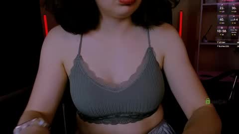 mia_mooon_ online show from May 16, 2026, 10:36 am
