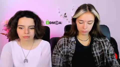 mia_mooon_ online show from June 20, 2026, 8:28 am