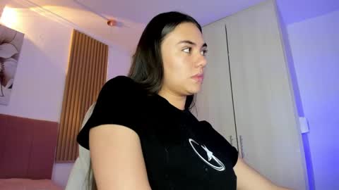 Mia Nevaeh - follow me online show from April 1, 2026, 2:34 am