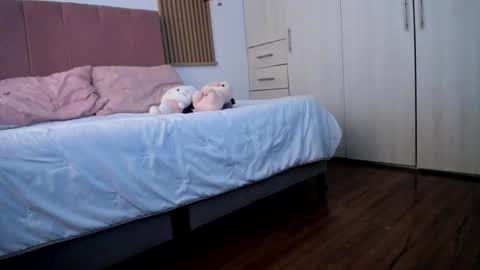 Mia Nevaeh - follow me online show from May 24, 2026, 7:52 pm