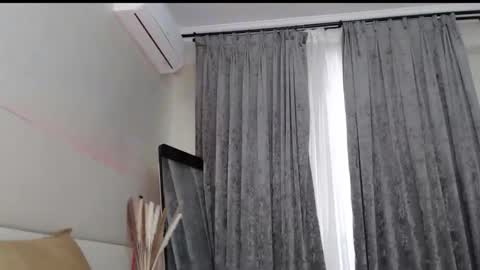 Mia Rie online show from April 1, 2026, 3:29 am