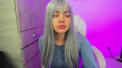 Mia online show from November 5, 2025, 2:55 am