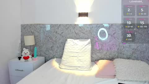 Snapshot of mia_rom chatting on January 12, 2025, 12:44 pm Mia online show from January 12, 2025, 12:44 pm