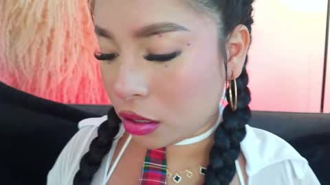 Mia online show from March 28, 2026, 10:09 pm