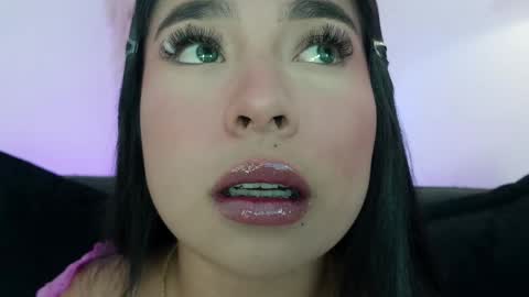 Mia online show from May 23, 2026, 11:20 pm