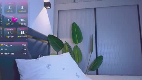 Mia online show from October 29, 2025, 5:47 pm