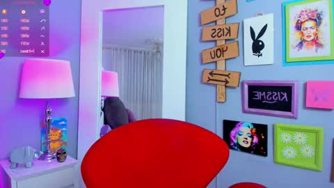 Mia  online show from December 2, 2025, 11:59 am