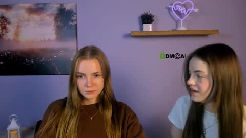 mia_starrr_ online show from November 11, 2025, 9:53 am