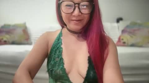 Mia online show from September 27, 2025, 5:40 pm