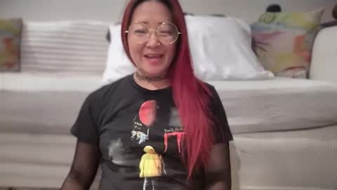 Mia online show from November 13, 2025, 7:57 pm