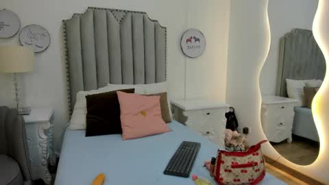mia_tentacion__ online show from May 16, 2026, 8:07 pm