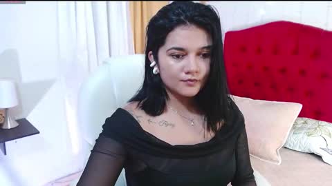 Mia  online show from September 9, 2025, 1:38 am
