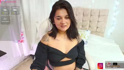 Mia  online show from September 26, 2025, 2:48 am