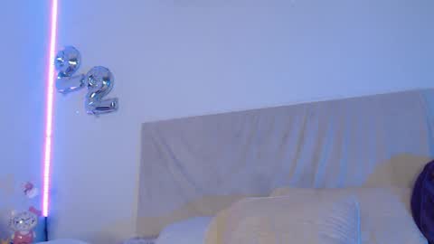 Mia Tylor online show from April 27, 2026, 9:46 pm