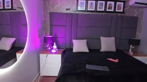 Snapshot of mia_vanegas chatting on July 8, 2026, 11:48 am Mia online show from July 8, 2026, 11:48 am