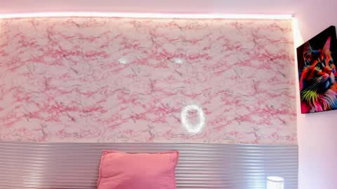 mia_velveet online show from April 6, 2026, 7:04 pm