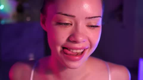 VixenMia online show from March 7, 2026, 4:09 am