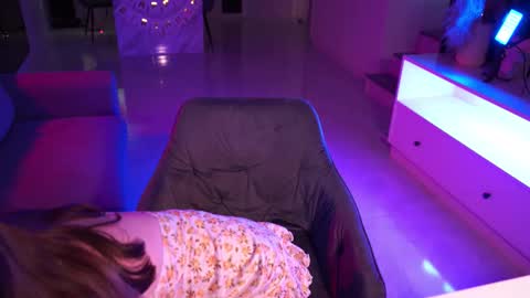 VixenMia online show from March 25, 2026, 3:56 am