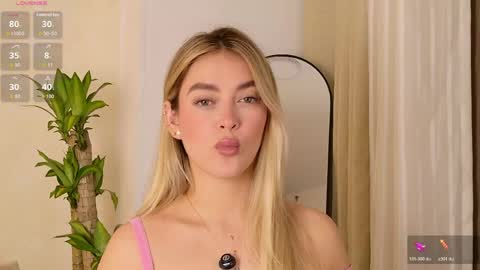 Mia White  online show from June 4, 2026, 2:12 pm