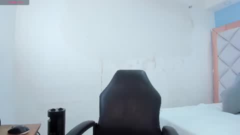 Mia  online show from June 27, 2026, 1:17 pm