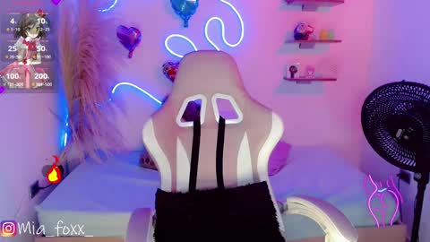 Mia online show from February 6, 2025, 3:48 am