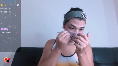 Mia online show from February 3, 2025, 2:24 pm