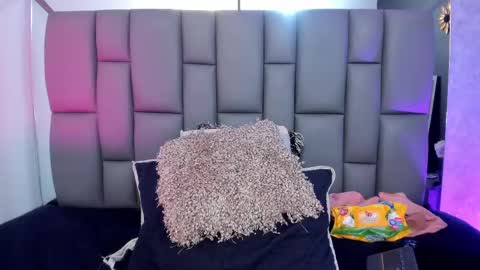 Mia online show from February 27, 2025, 12:13 pm