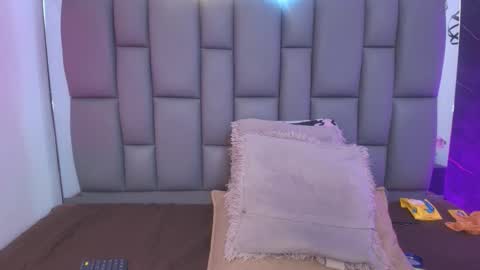 Mia online show from January 16, 2026, 12:09 pm