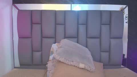 Mia online show from February 2, 2026, 12:04 pm