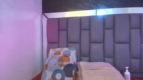 Mia online show from February 6, 2026, 12:08 pm