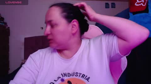 Snapshot of miaabrownn chatting on April 21, 2026, 5:25 am MIA online show from April 21, 2026, 5:25 am