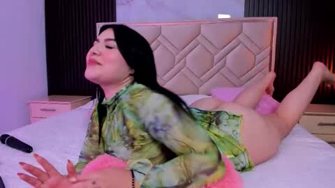 Miaa Farrel online show from November 29, 2025, 7:39 pm