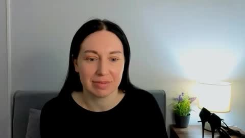 Mia online show from March 21, 2026, 4:21 pm